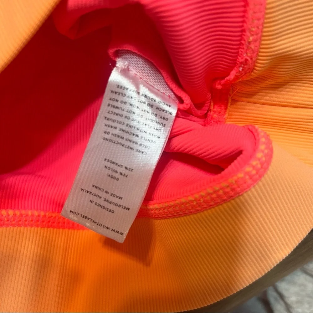 Wilo sports bra racer